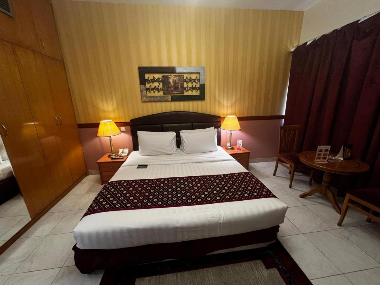 New California Hotel 두바이 외부 사진